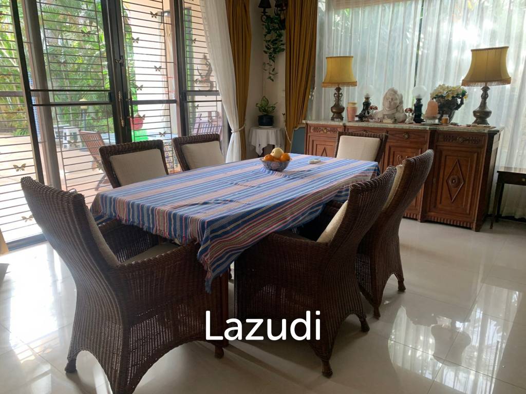 4 Bedroom 844 SQ.M Pool Villa in Pattaya