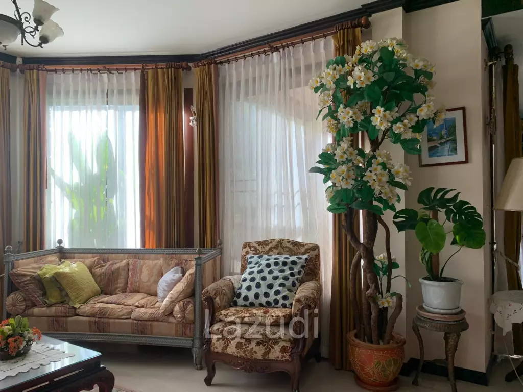 4 Bedroom 844 SQ.M Pool Villa in Pattaya