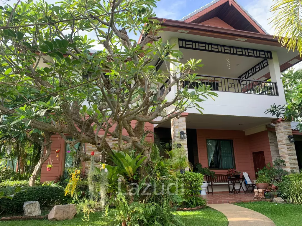 4 Bedroom 844 SQ.M Pool Villa in Pattaya