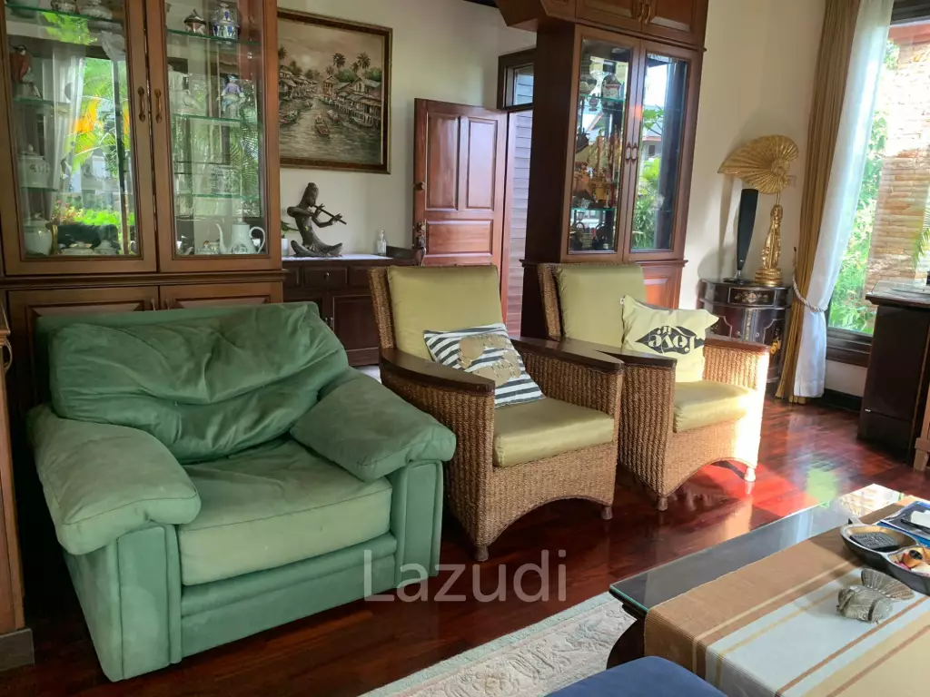 4 Bedroom 844 SQ.M Pool Villa in Pattaya