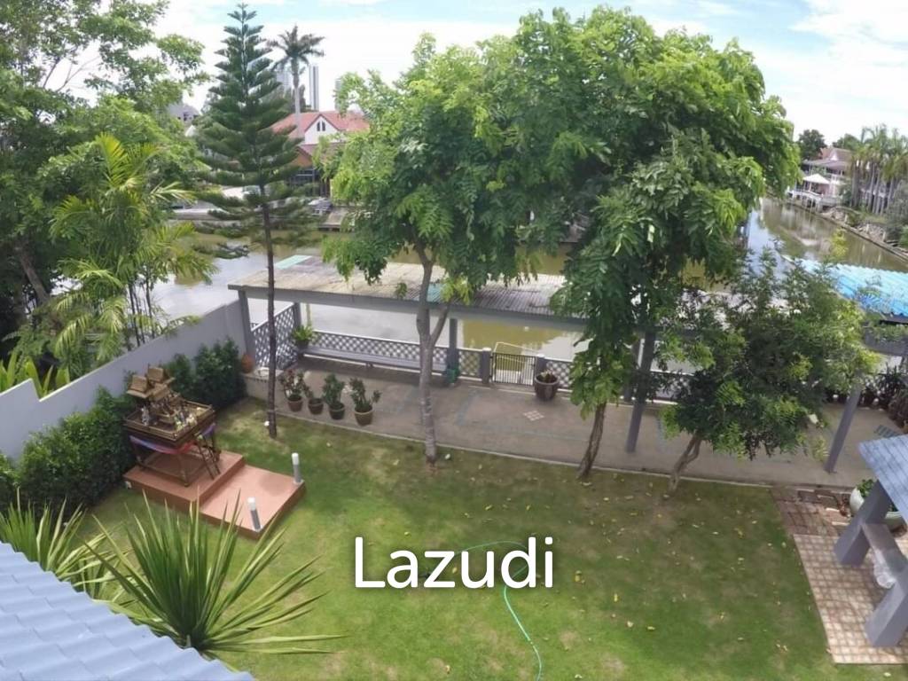 Single House with Private Pier for Sale