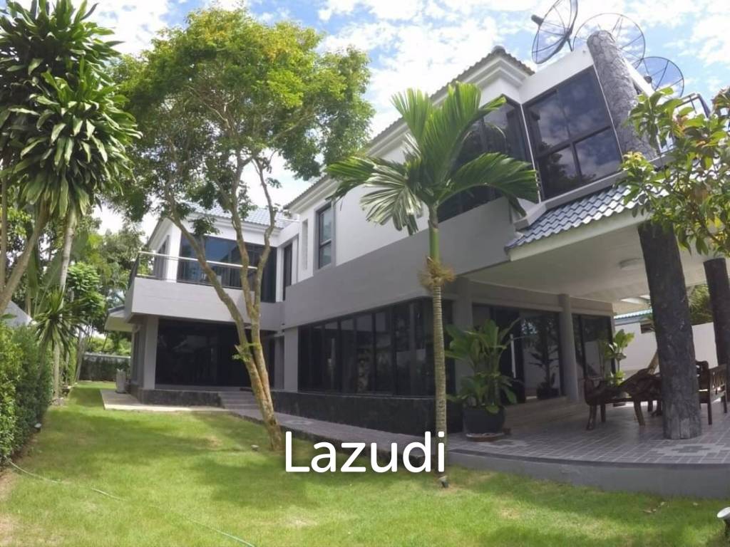 Single House with Private Pier for Sale