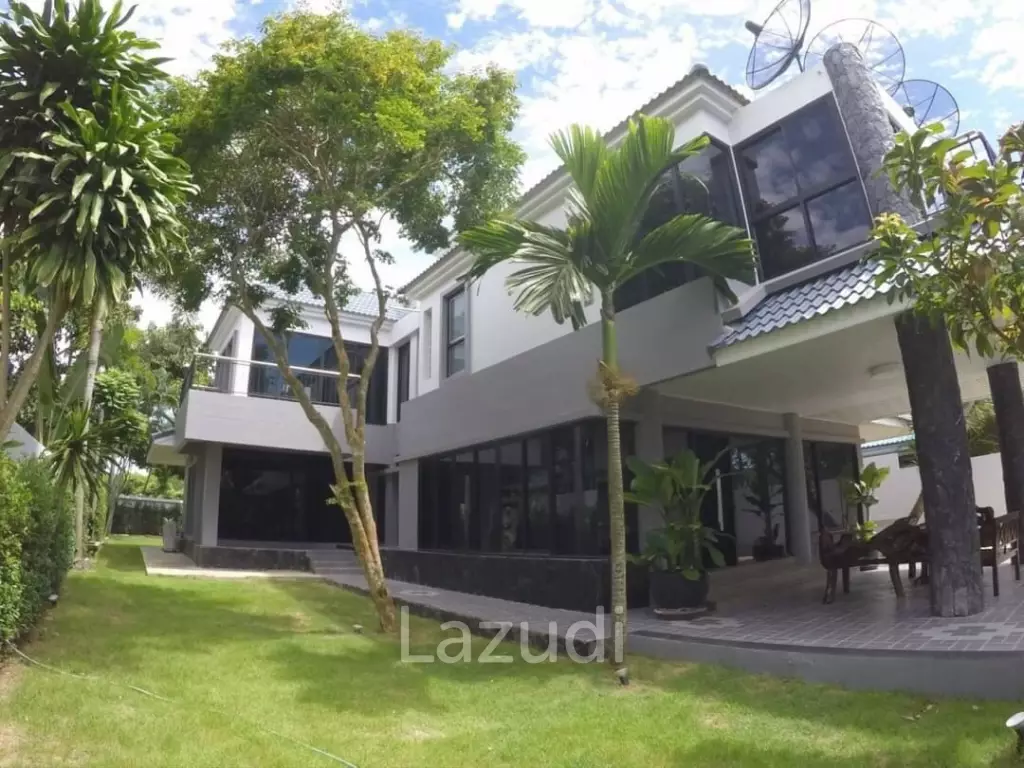 Single House with Private Pier for Sale