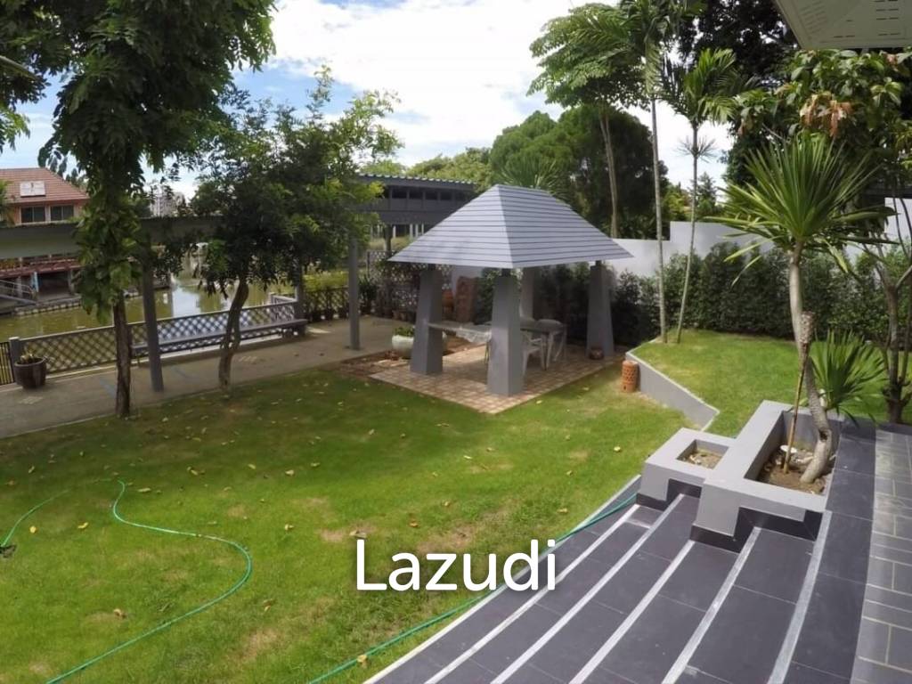 Single House with Private Pier for Sale