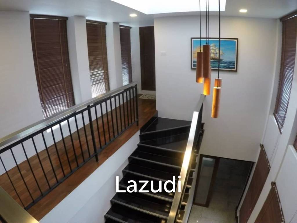 Single House with Private Pier for Sale