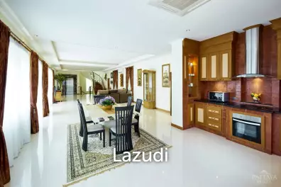 5 Storey House with Pool in Phratamnak Soi 5