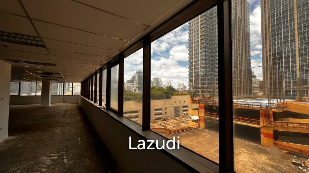 210 SQ.M Office at Mahatun Plaza