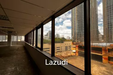 210 SQ.M Office at Mahatun Plaza