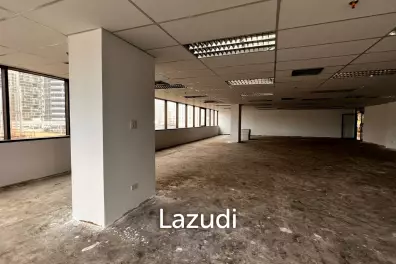 210 SQ.M Office at Mahatun Plaza