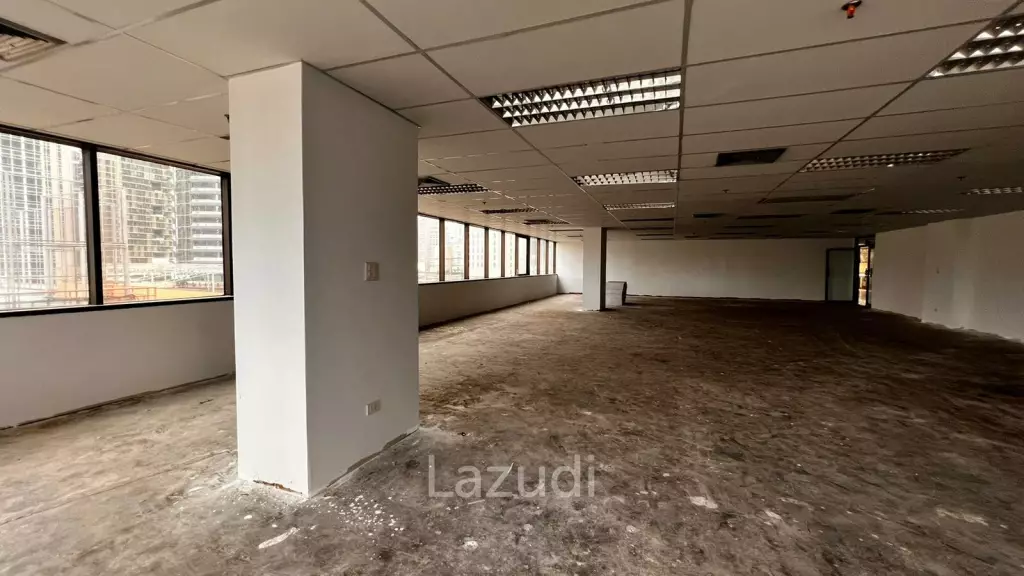 210 SQ.M Office at Mahatun Plaza