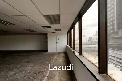 210 SQ.M Office at Mahatun Plaza