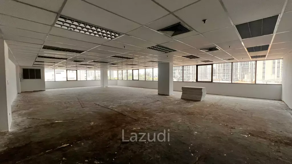 210 SQ.M Office at Mahatun Plaza