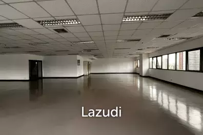 Office For Rent at Sorachai Building