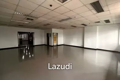 Office For Rent at Sorachai Building