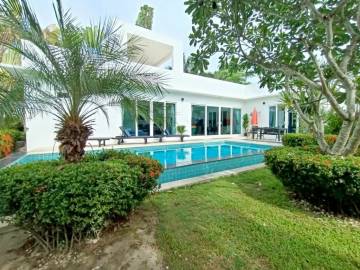 Luxury pool villa for sale at Palm Oasis