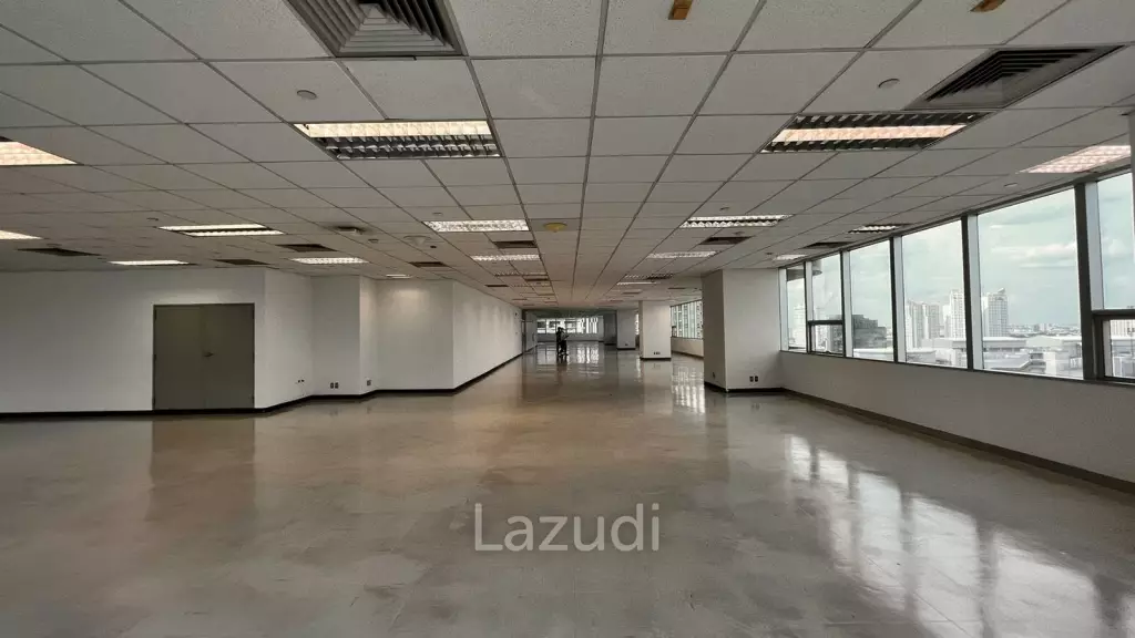 Office For Rent At Thai Summit Tower