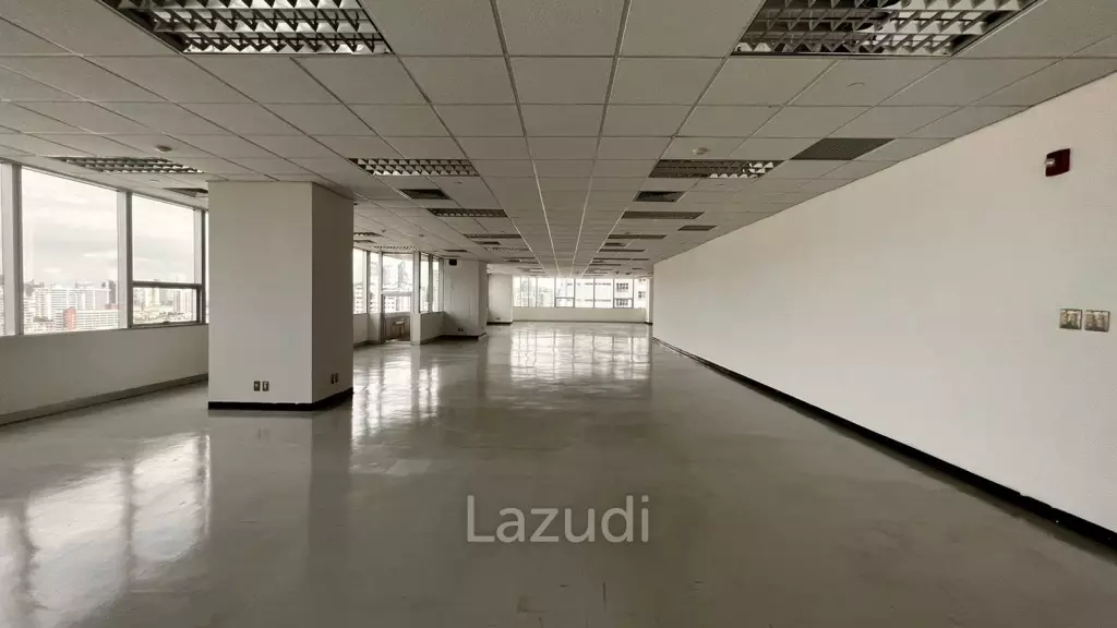 Office For Rent At Thai Summit Tower