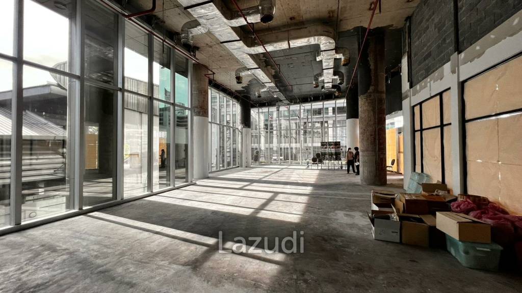 Retail For Rent At Thai Summit Tower