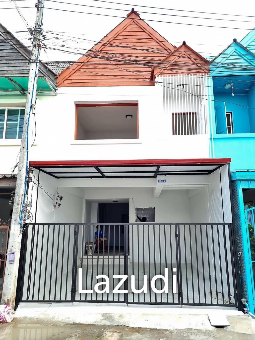 FOR SALE - fully renovated townhouse, only 1.45 m THB