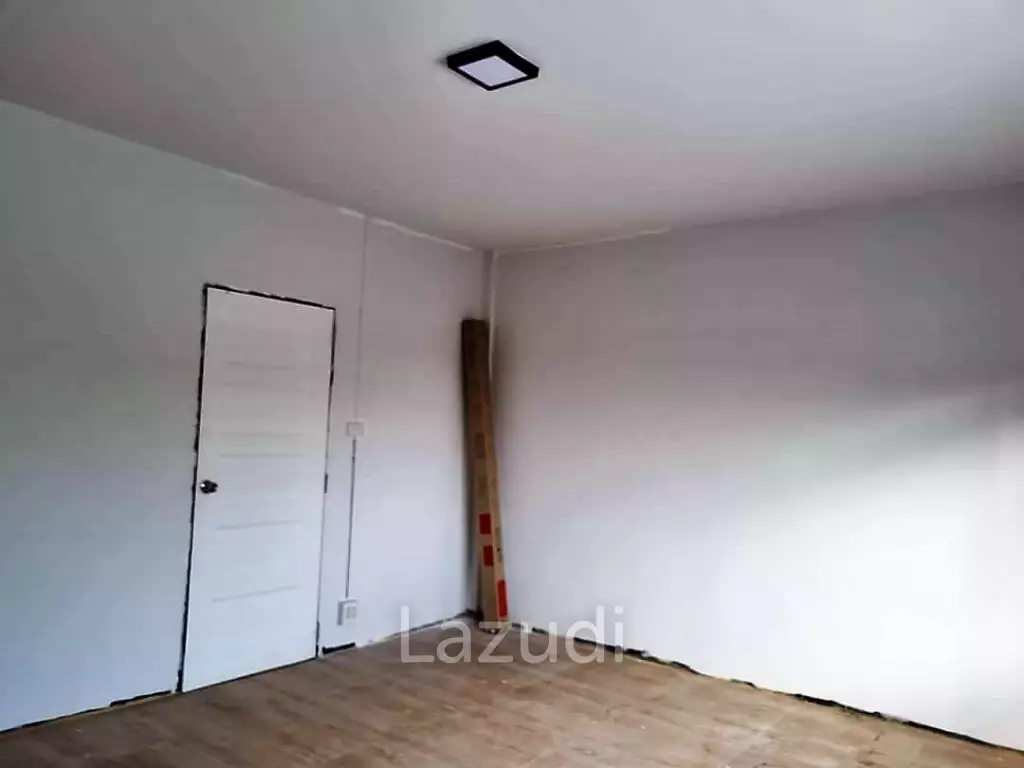 FOR SALE - fully renovated townhouse, only 1.45 m THB