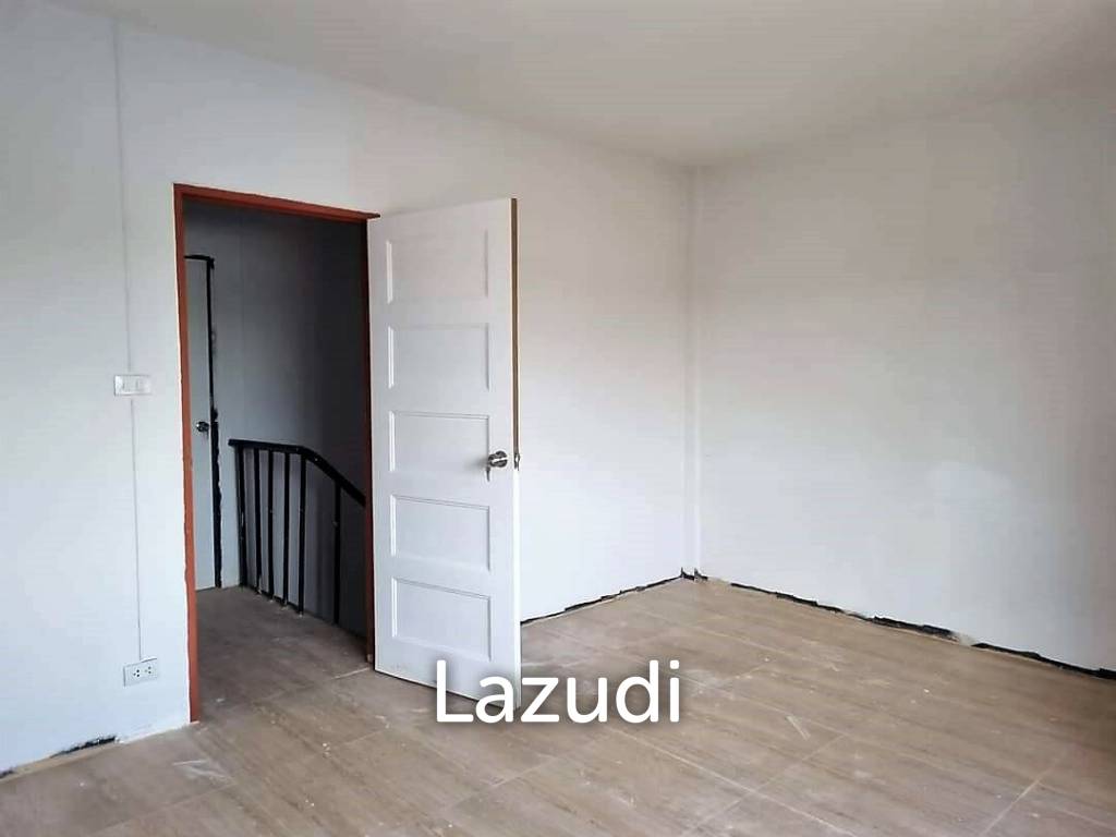 FOR SALE - fully renovated townhouse, only 1.45 m THB