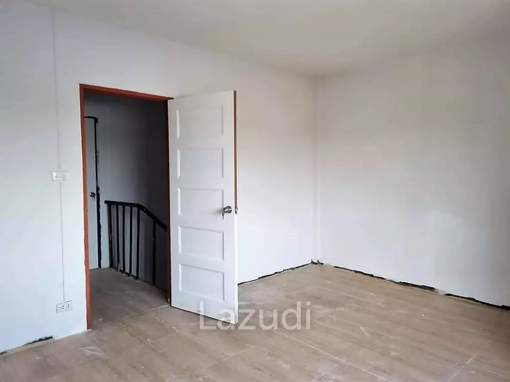 FOR SALE - fully renovated townhouse, only 1.45 m THB