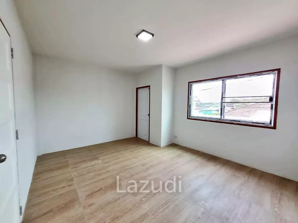 FOR SALE - fully renovated townhouse, only 1.45 m THB