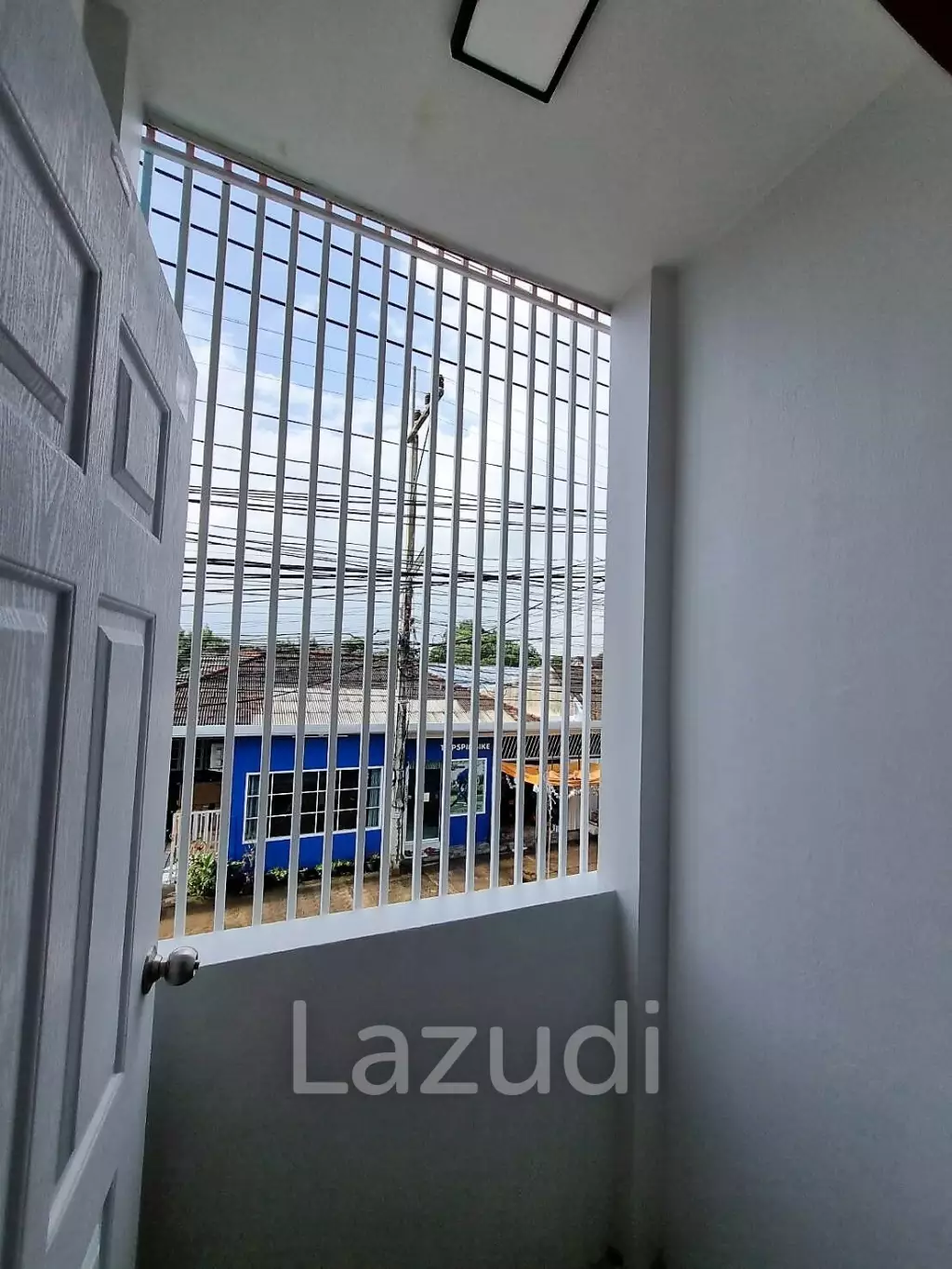FOR SALE - fully renovated townhouse, only 1.45 m THB