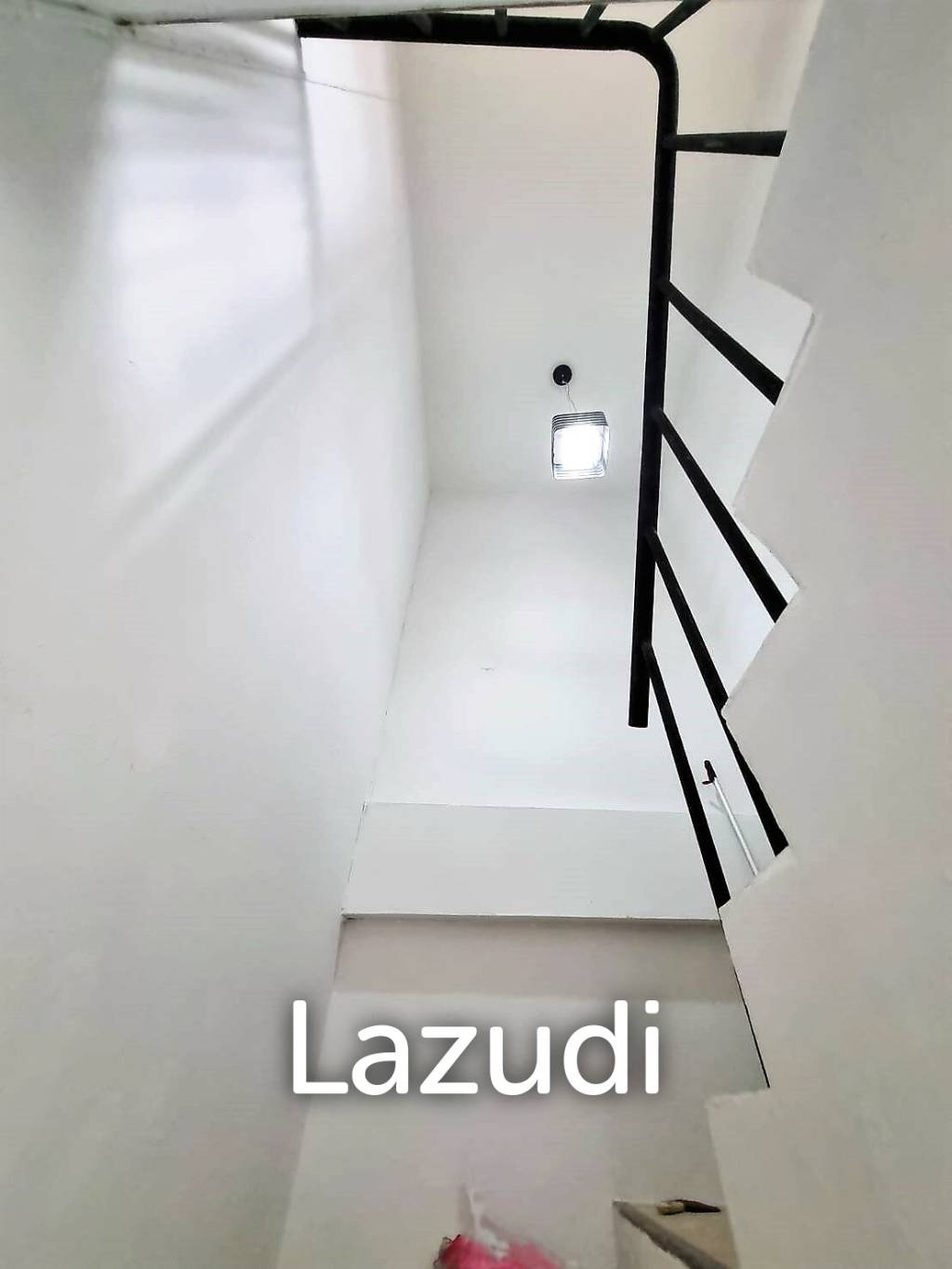 FOR SALE - fully renovated townhouse, only 1.45 m THB
