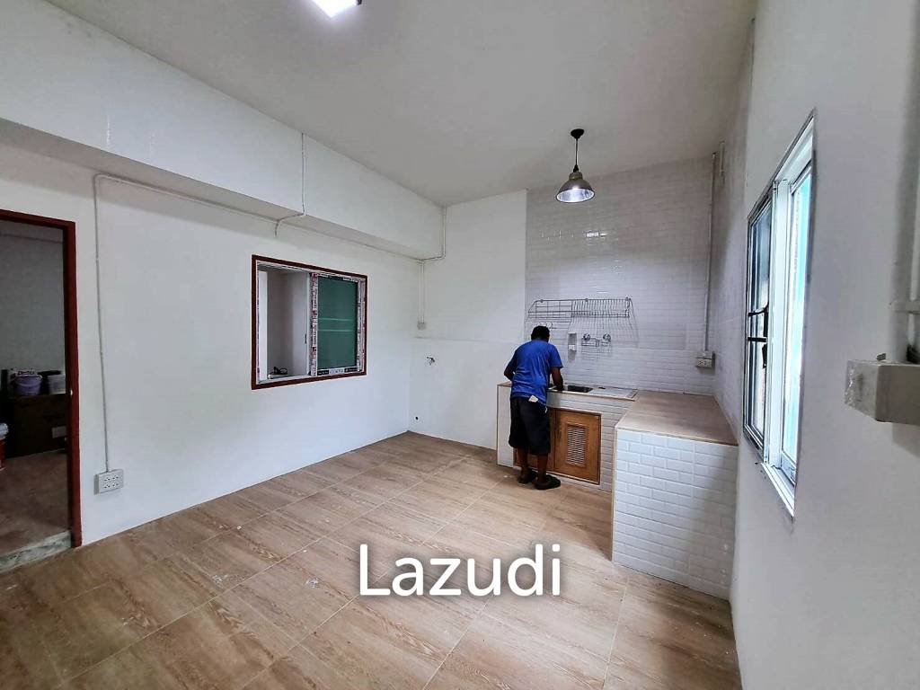 FOR SALE - fully renovated townhouse, only 1.45 m THB