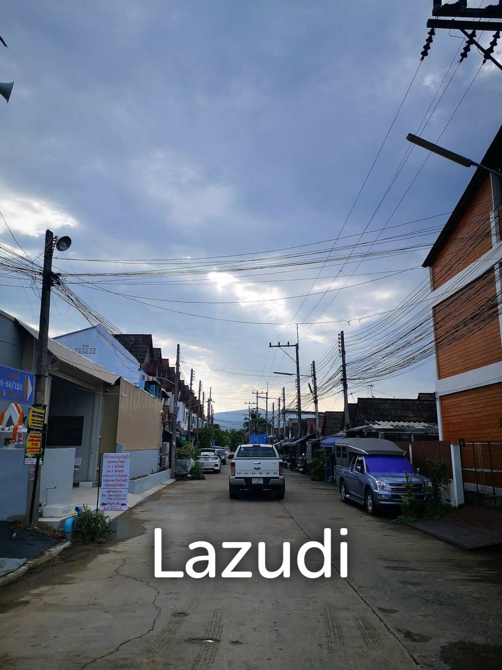 FOR SALE - fully renovated townhouse, only 1.45 m THB