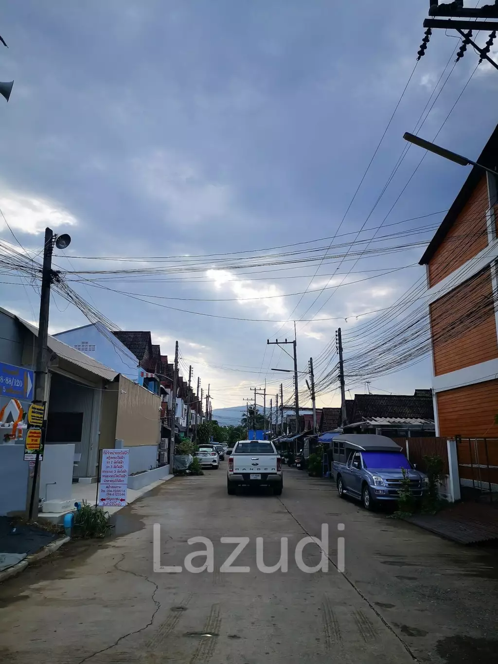 FOR SALE - fully renovated townhouse, only 1.45 m THB