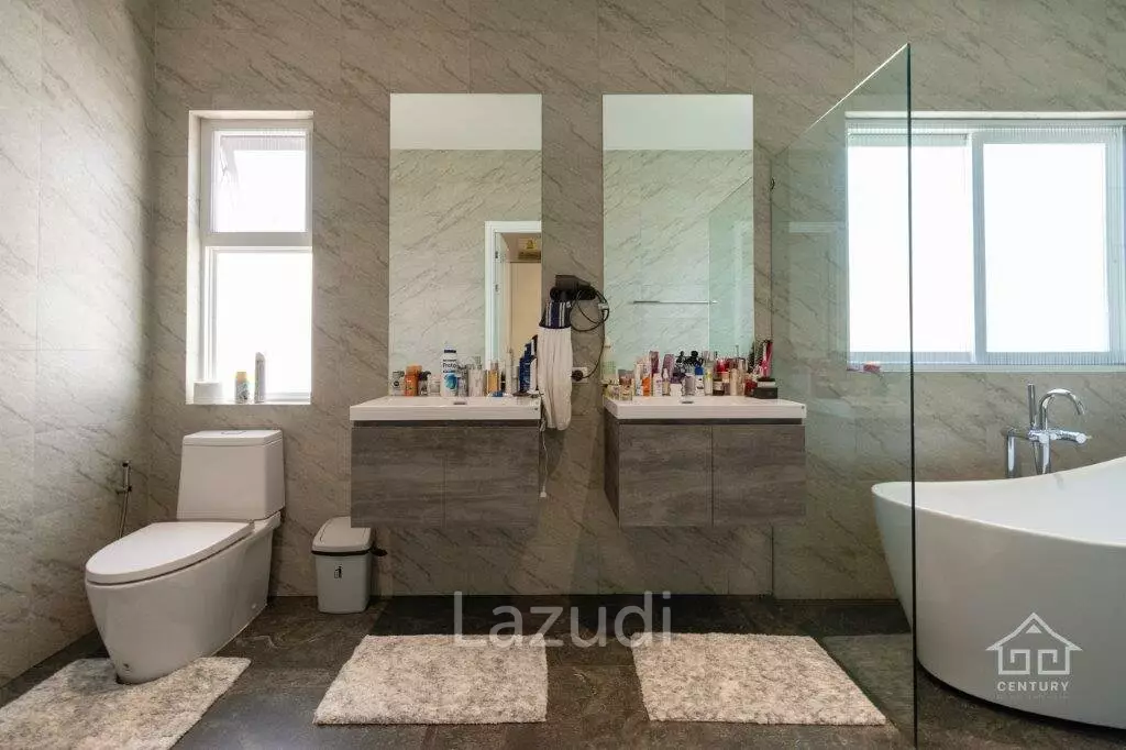 ARIA : Luxurious 5 Bed Pool Villa
