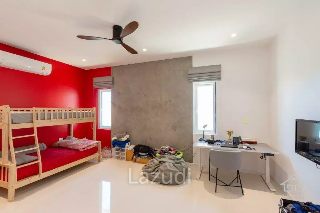 ARIA : Luxurious 5 Bed Pool Villa