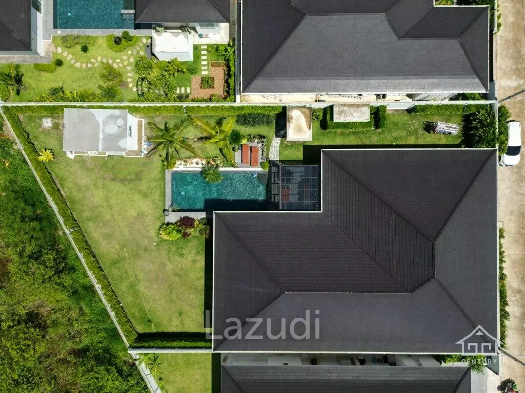 ARIA : Luxurious 5 Bed Pool Villa