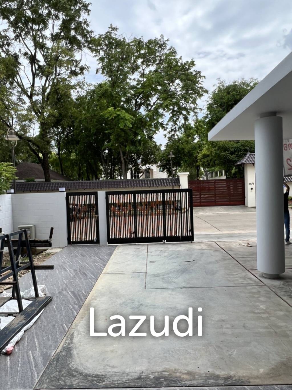 5 Bed 6 Bath House For Sale