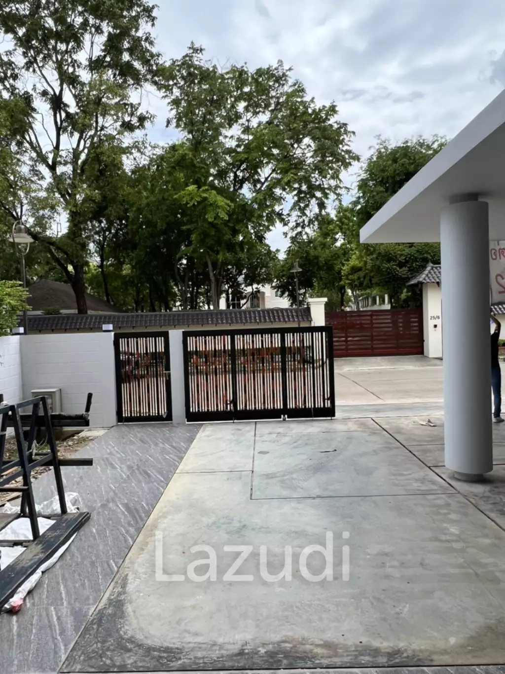 5 Bed 6 Bath House For Sale