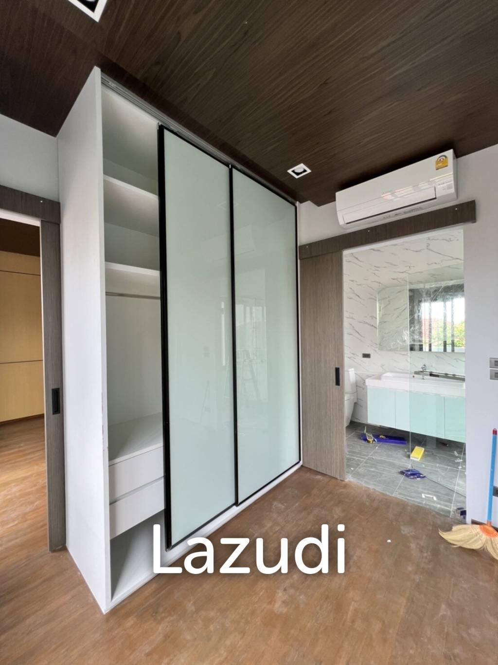 5 Bed 6 Bath House For Sale