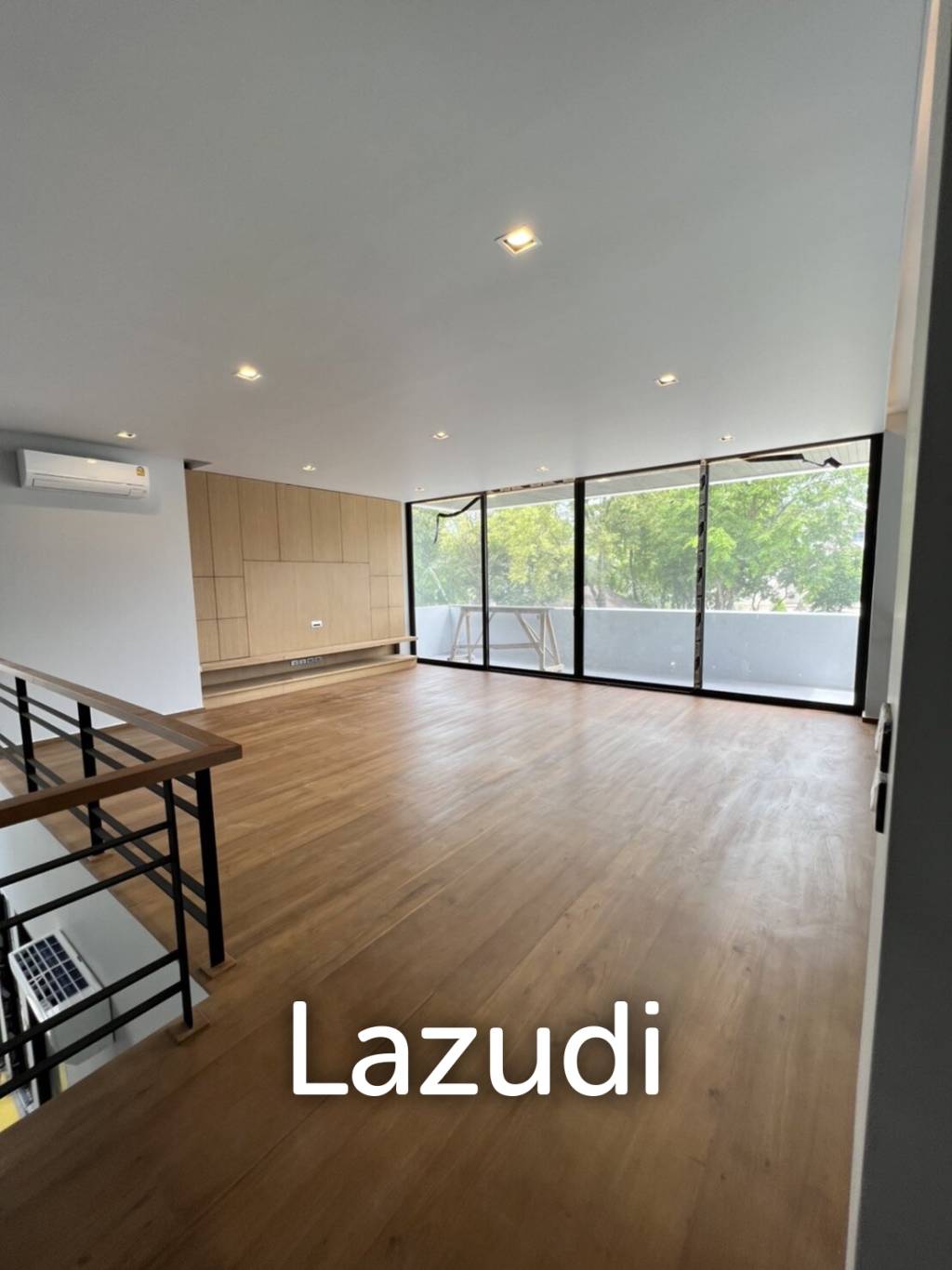 5 Bed 6 Bath House For Sale