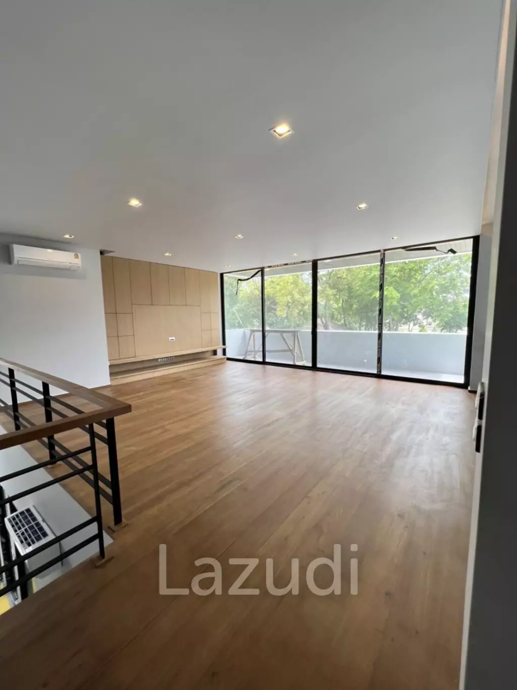 5 Bed 6 Bath House For Sale
