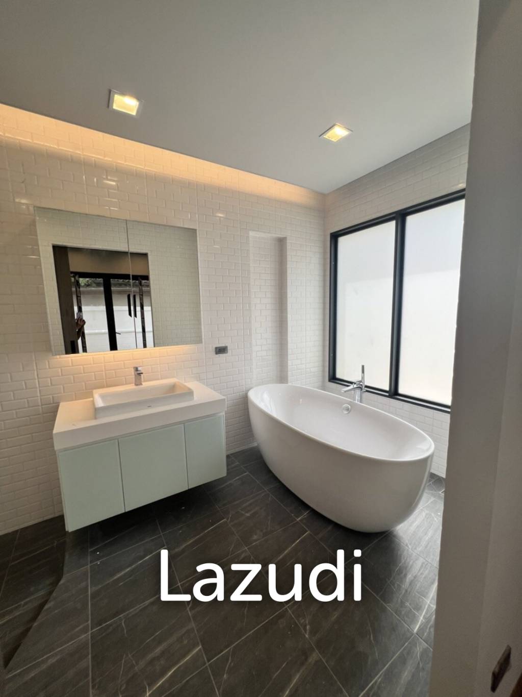 5 Bed 6 Bath House For Sale