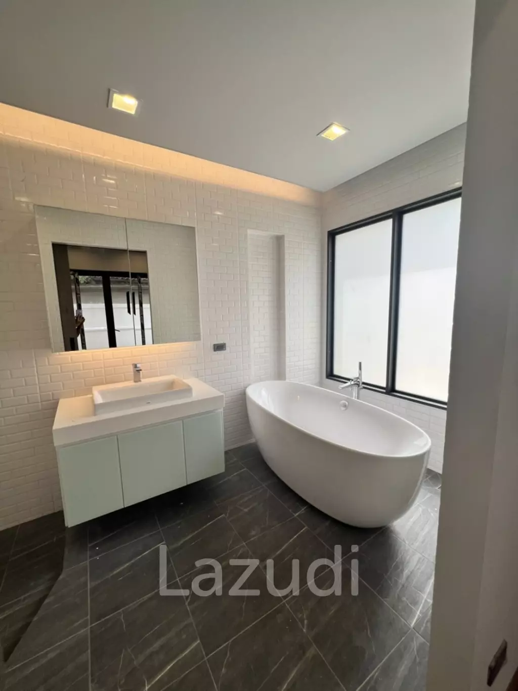 5 Bed 6 Bath House For Sale
