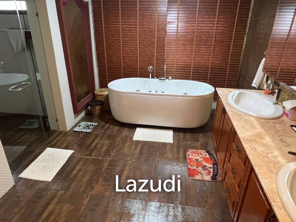 5 Bed 6 Bath House with Swimming Pool
