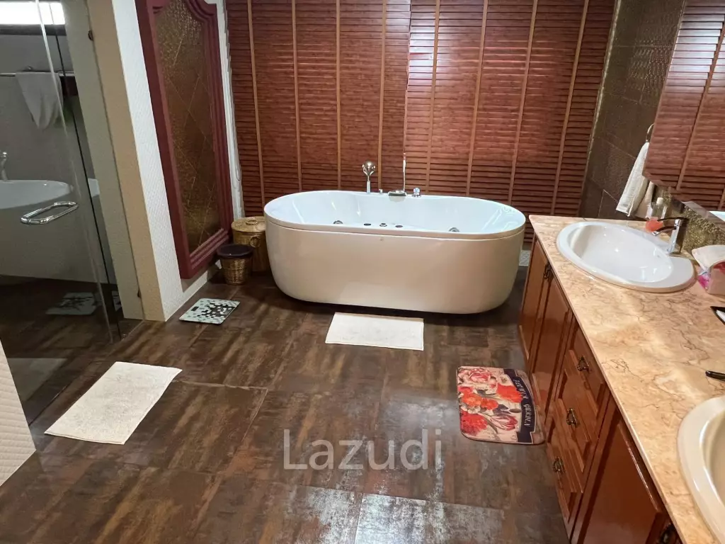 5 Bed 6 Bath House with Swimming Pool