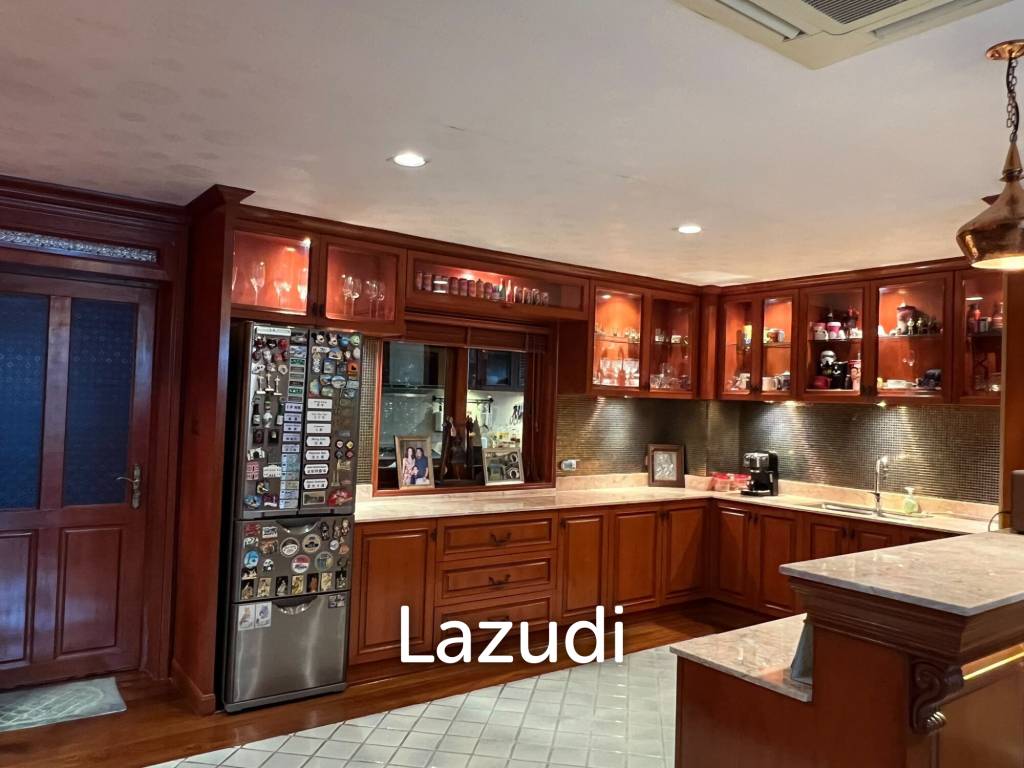 5 Bed 6 Bath House with Swimming Pool
