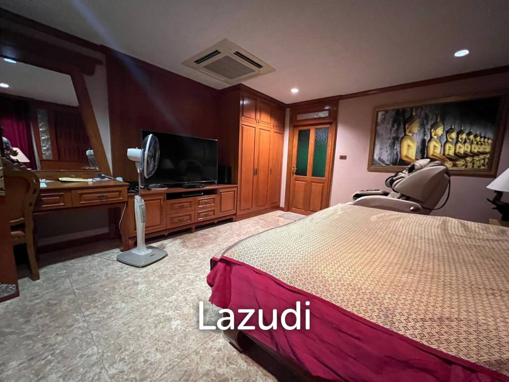 5 Bed 6 Bath House with Swimming Pool