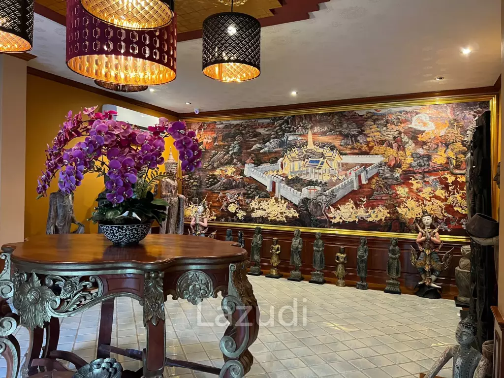 5 Bed 6 Bath House with Swimming Pool