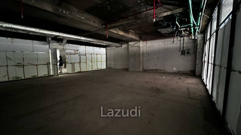 Retail For Rent At Time Square