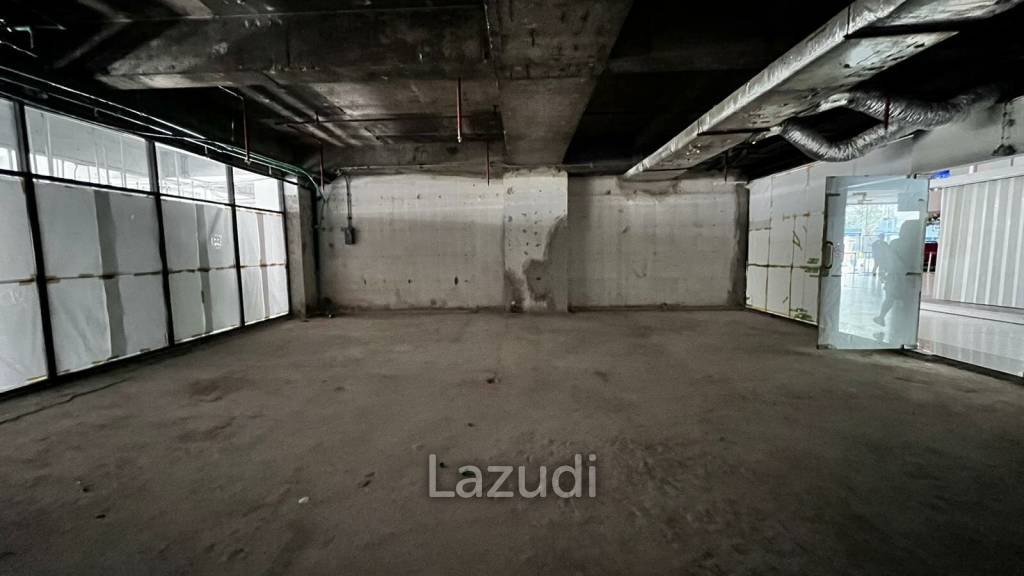 Retail For Rent At Time Square