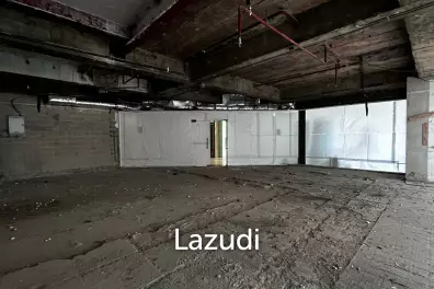 Retail For Rent At Time Square